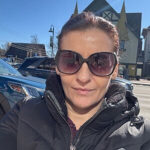 Meet your Posher, Aurelia